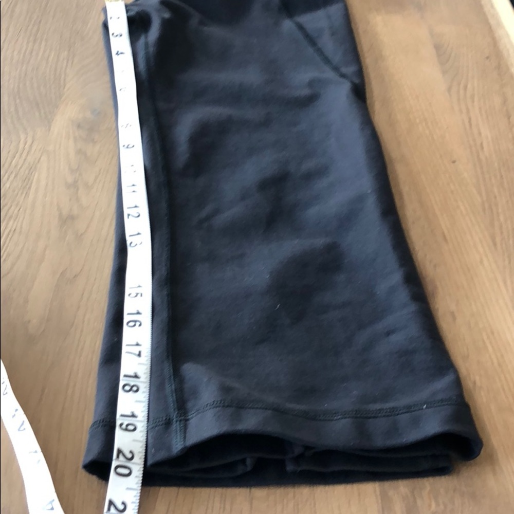 Lululemon Crop Capris - Picture 7 of 8